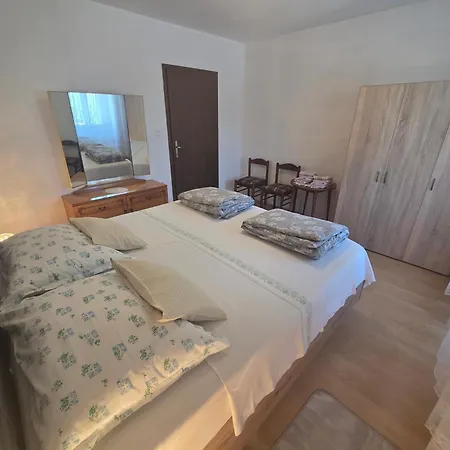 Dora Apartament Draga Bašćanska
