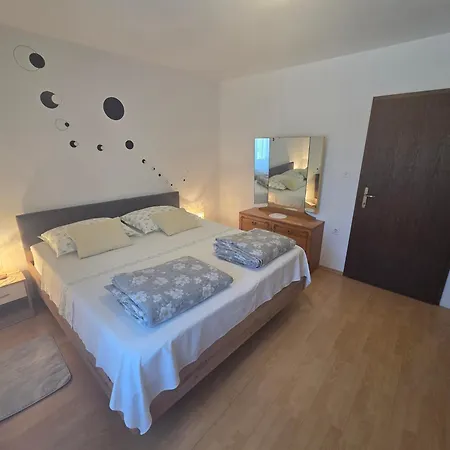 Dora Apartament